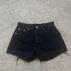 Levi's 501 original short revolve size 25 Jean Shorts Distressed Cutoff Black
